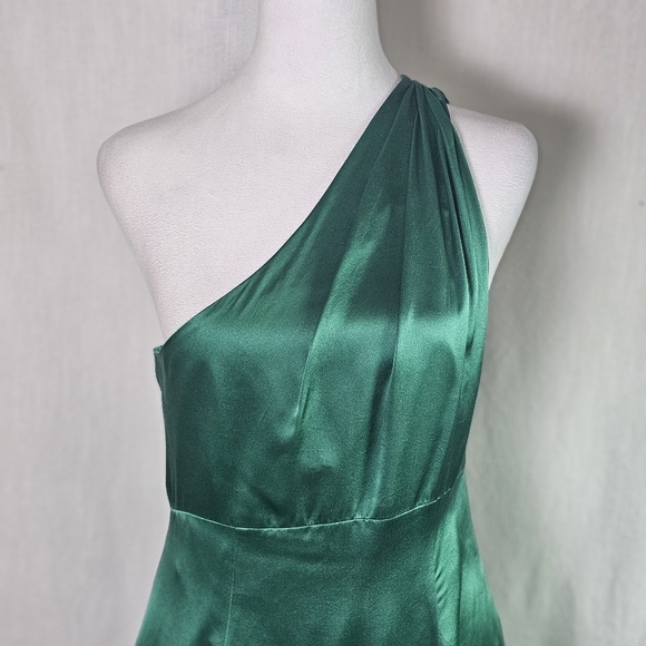 CINQ À SEPT Colina Satin One Shoulder Asymmetric Ruffle Hem Dress Emerald Green - Picture 2 of 16